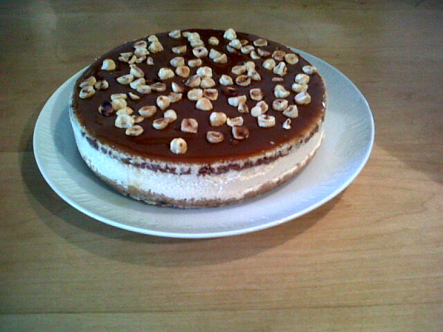Baked hazelnut and caramel&nbsp;cheesecake