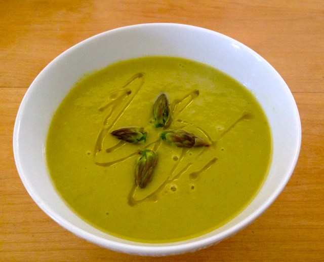 Cream of asparagus soup