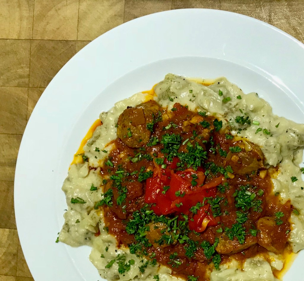 Spicy lamb and pepper stew with aubergine&nbsp;mash
