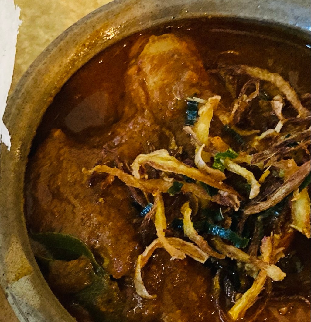 chicken with spicy peanut curry