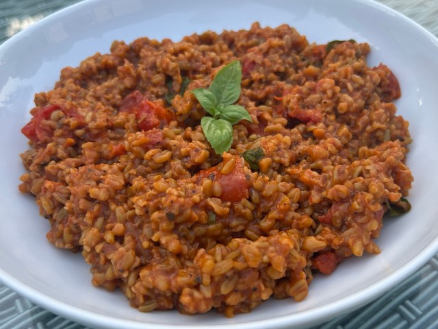 smoky tomato freekeh
