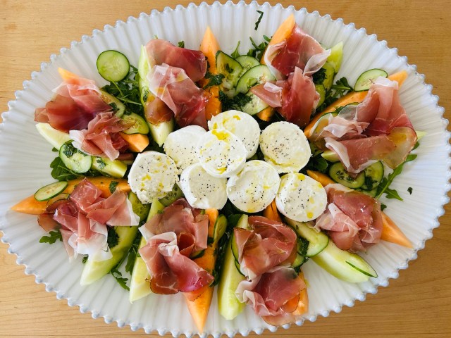 melon and prosciutto salad